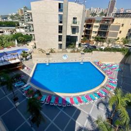 Sunshine Resort - Tabarja, Lebanon – hotel w mieście An Nā‘ūrah