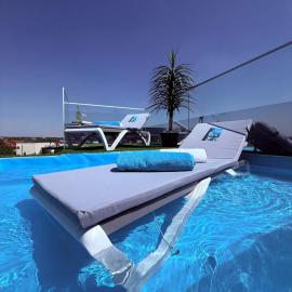 Jas Pipera Studio & Private Pool, hotel em Voluntari