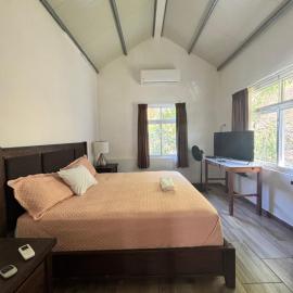 La Villa Suites Monja, hotel di Lanquin