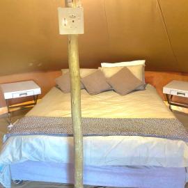 Karoo Stone Luxury River Tent, hotel a Ladismith