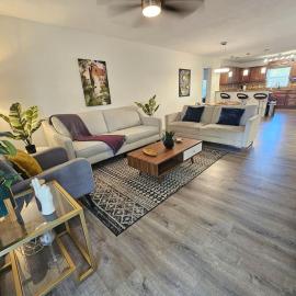Bungalow DT by Lake Eola KIA center Sleeps 12