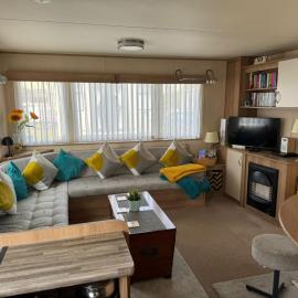 Helen's Lido Beach Retreat, hotel in Prestatyn