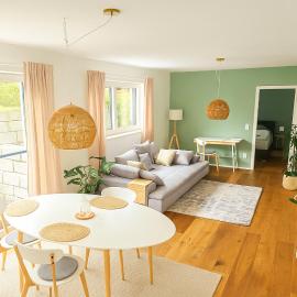 RuheTraum 80 - helles Design-Apartment mit Terrasse Parkplatz & Self-Check-in