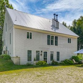 Explore Coastal Maine! Cozy Apt w/ Yard & Garden, hotel a Orland