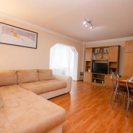 IZZY Apartament, hotel a Făgăraş
