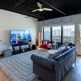 Cartier-Lux DT Unit-Skyline Views