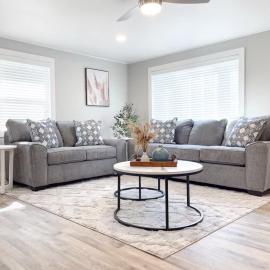 Sequoia Living Pet Friendly with Fenced Yard, hotel in Visalia