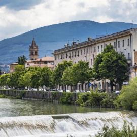 Pertichetti Living, Hotel in Foligno
