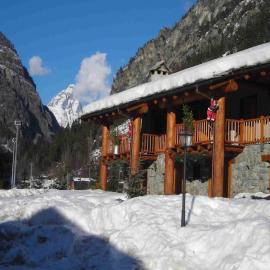 Apartment in Antey-Saint-André near Ski Area