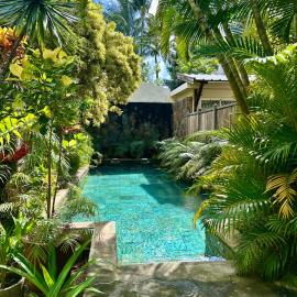Gardens Retreat, Peaceful Bungalow near Beach, hotel in Pereybere