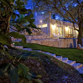 Mavres Luxury Studio, Hotel in Ágios Matthaíos