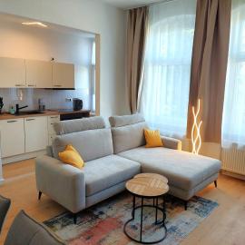 Modernes City Apartment, 4 Pers, Küche, Arbeitsplatz & WLAN, 3min zur TRAM, hotel in Magdeburg