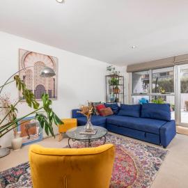 Central Braddon Retreat near Cafes and Culture