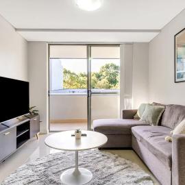 11B Abnb-Style Charming 12 Mins Walk Train STA Free parking2BR, hotel in Bankstown
