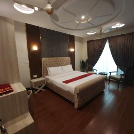 Aspire Lodge, G11 Islamabad - A Family Guest House & Hotel: İslamabad şehrinde bir otel