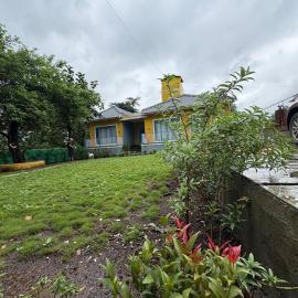 Aweka Villa - 3 BHK Riverside - Karjat, hotel v destinaci Dhamni