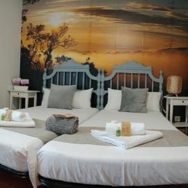 Hostal Urries Restaurante, hotel in Urriés