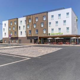 B&B HOTEL Moulins Avermes, готель у місті Avermes