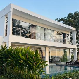 Villa L2 Lombok, hotel en Lajor