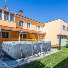 Awesome Apartment In Visnjevac With Sauna
