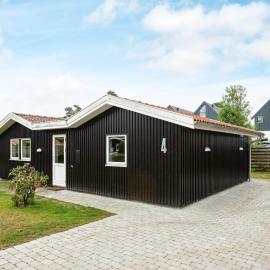 6 person holiday home in Væggerløse, hotel a Bøtø By
