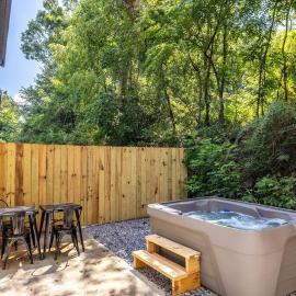 Serene Retreat Private Hot Tub and Arcade, hotel in Sevierville