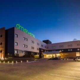 DMax Hotel, hotel u gradu Marilija
