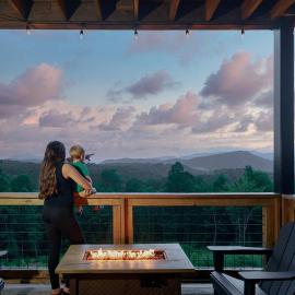 Mountain Moonlight at Saluda Mountain Retreats, hotel a Saluda