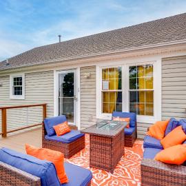 Walk to East Beach: Apt w/ Outdoor Space, Hotel in Norfolk
