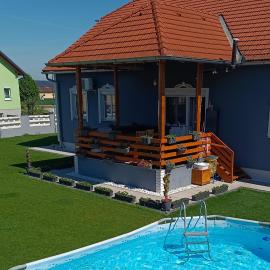 Beautiful 4-Bed House in the neahe Wien, hotel v destinácii Hollabrunn