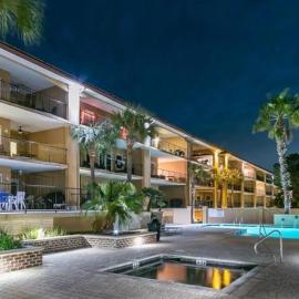 Unique 3BR, 1 of 5 Condos w/Huge Poolside Patio, Steps to Beach & Pier, Gated, hotel a Tybee Island