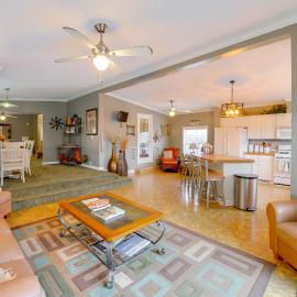 1 Mi to Silver Lake Sand Dunes: Deck, Grill & Yard, hotel v destinácii Mears
