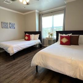 12D- In-unit Washer & Dryer - Free Parking - Fast Wi-Fi