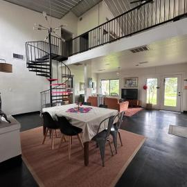 Sunset Oaks Retreat Events, Farm Animals & Views, Hotel in Nocona