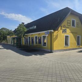 Gasthaus Paus, hotel a Götzendorf an der Leitha