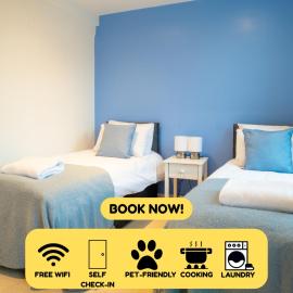 Charlotte House: Central 2BR 2BATH Retreat – Sleeps 6