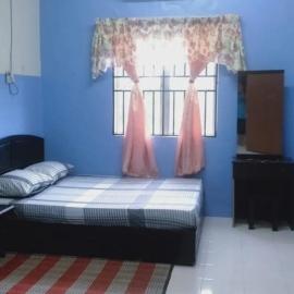 RUMAH TAMU WAFAA, Homestay Temerloh Near Hospital 'MUSLM ONLY' terrace house, 3 air conditioning, complete amenities, hotel in Temerloh