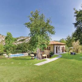 Apartment in Marche near Urbino and Pool