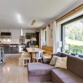 Leogang Chalet near Ski Lift & Bikepark، فندق في ليوغانغ