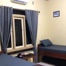 Jenny's Bamboo Surf Camp – hotel w mieście Karbang