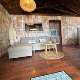 Bungalow Plage Gauguin-Moorea Dolphin Lodge, Hotel in Haapiti