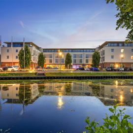 Best Western Plus Hotel Papenburg، فندق في بابينبورغ