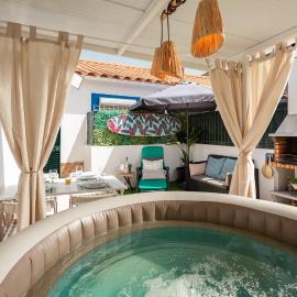 "Linda's Guest House" Beach House with Private Patio & Hot Tub, 3 Min from the Beach