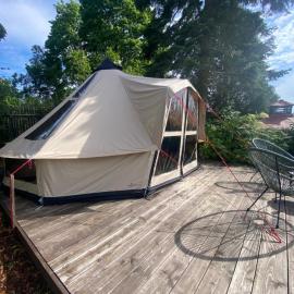 Hvězdný glamping, hotel u gradu Manětín