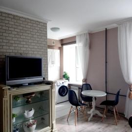 СВЕТ ПАРКОВКА УКРЫТИЕ 1этаж 1ком Центр ЦУМ, пр Мира WI - FI Посуточно месяц, hotel v mestu Chernihiv