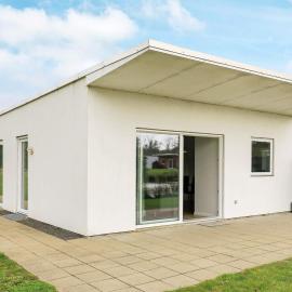5 star holiday home in Ringkøbing، فندق في رينكوبنج