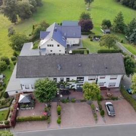 Ferienwohnungen Hoefchen, hotel in Eckfeld