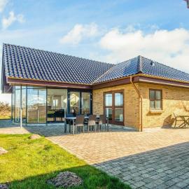5 star holiday home in Højslev، فندق في Højslev