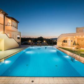 Mythos Beach Hotel Apartments, khách sạn ở Máleme