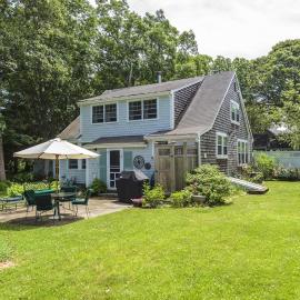 Adorable Oak Bluffs Cottage